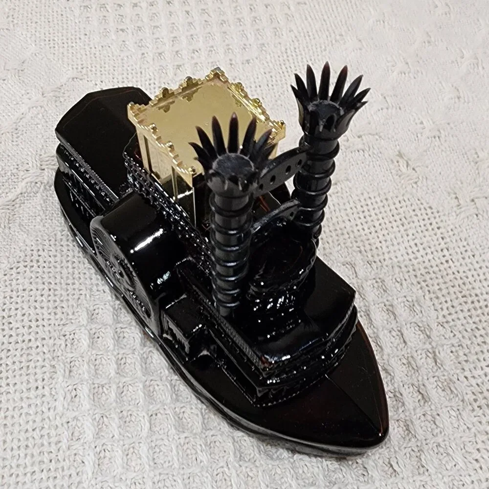 Vintage Avon NACHEZ RIVERBOAT STEAMSHIP Black Glass Bottle Wild Country Full